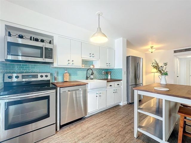 7133 Bay Dr 705, Miami Beach, FL 33141