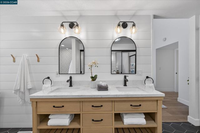 228 Royal Saint Ct, Danville, CA 94526