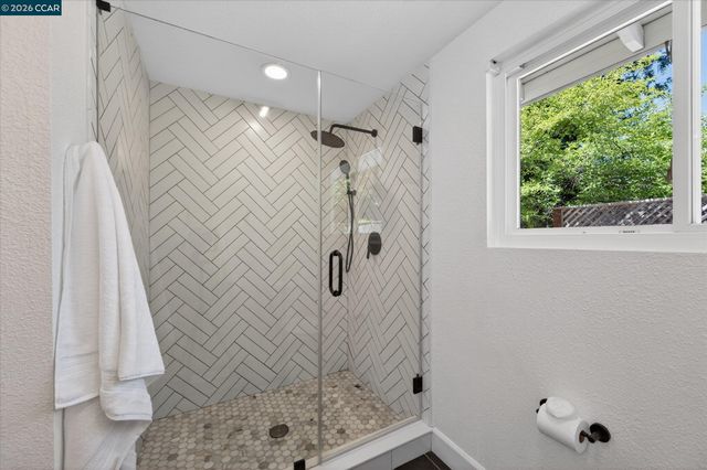 228 Royal Saint Ct, Danville, CA 94526