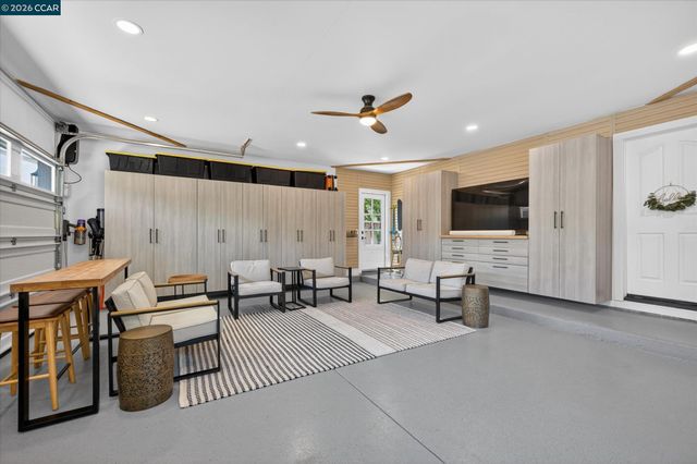 228 Royal Saint Ct, Danville, CA 94526