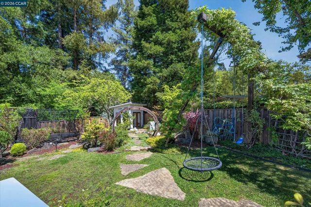 228 Royal Saint Ct, Danville, CA 94526