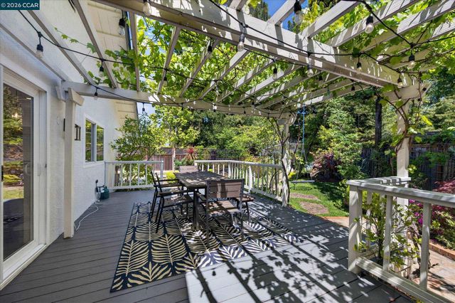 228 Royal Saint Ct, Danville, CA 94526