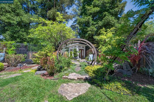 228 Royal Saint Ct, Danville, CA 94526