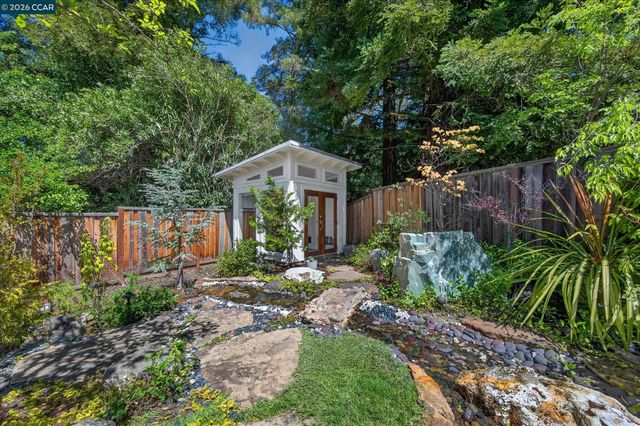 228 Royal Saint Ct, Danville, CA 94526