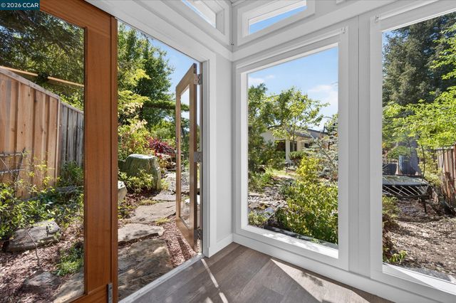 228 Royal Saint Ct, Danville, CA 94526