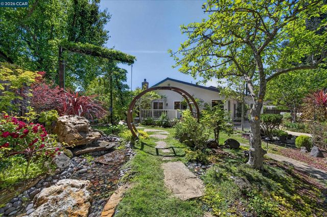 228 Royal Saint Ct, Danville, CA 94526