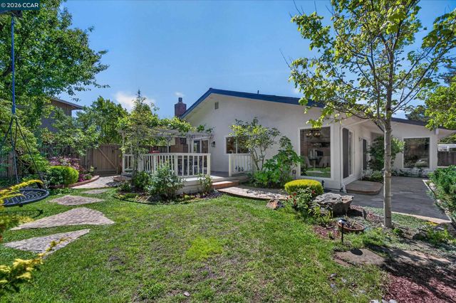 228 Royal Saint Ct, Danville, CA 94526