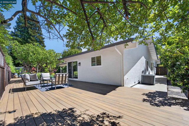 228 Royal Saint Ct, Danville, CA 94526