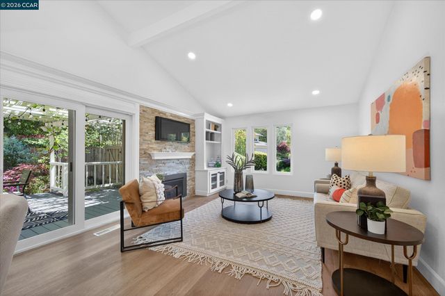 228 Royal Saint Ct, Danville, CA 94526