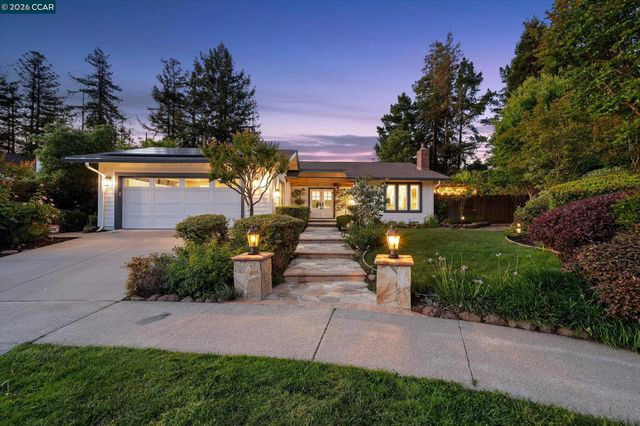 228 Royal Saint Ct, Danville, CA 94526