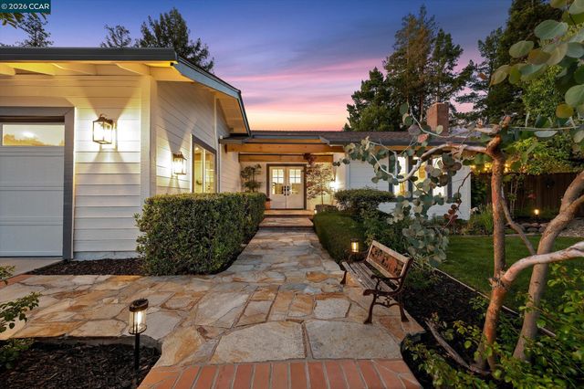 228 Royal Saint Ct, Danville, CA 94526