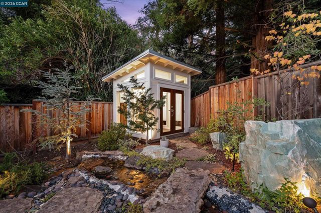 228 Royal Saint Ct, Danville, CA 94526