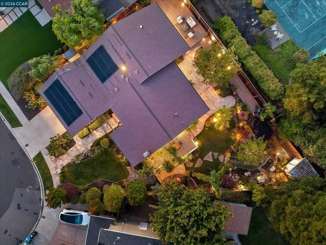 228 Royal Saint Ct, Danville, CA 94526