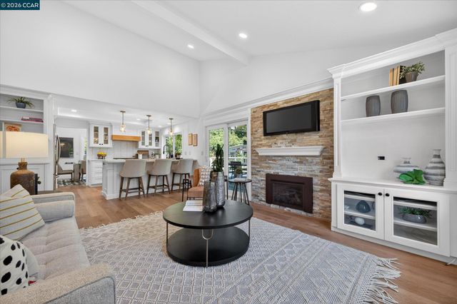 228 Royal Saint Ct, Danville, CA 94526