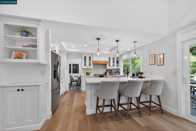 228 Royal Saint Ct, Danville, CA 94526