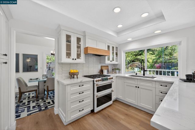 228 Royal Saint Ct, Danville, CA 94526