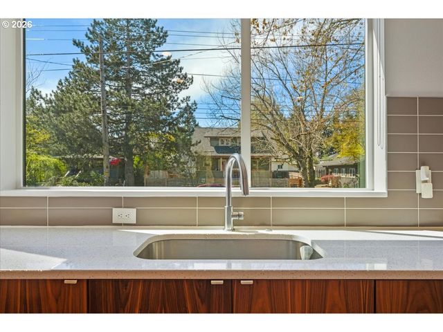 6342 Ne 33RD Ave A, Portland, OR 97211