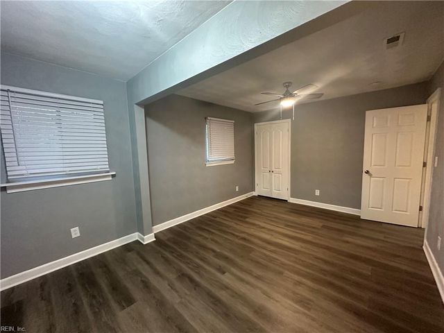 1329 Pineview AVE, Norfolk, VA 23503