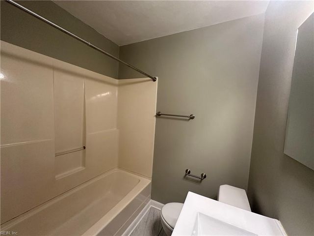 1329 Pineview AVE, Norfolk, VA 23503