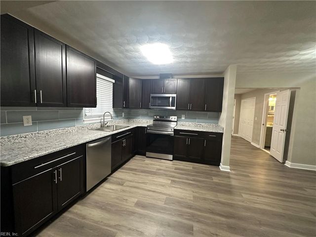 1329 Pineview AVE, Norfolk, VA 23503