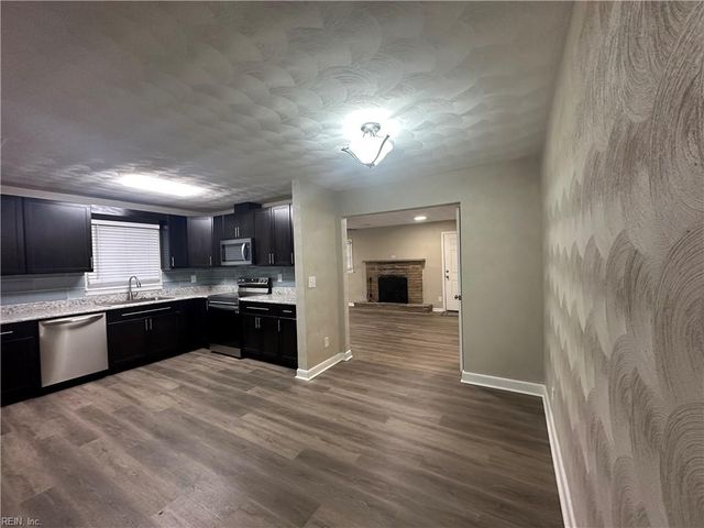 1329 Pineview AVE, Norfolk, VA 23503