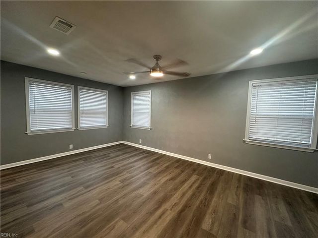 1329 Pineview AVE, Norfolk, VA 23503