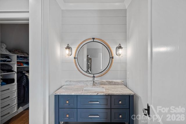 7861 Live Oaks Drive, Denver, NC 28037