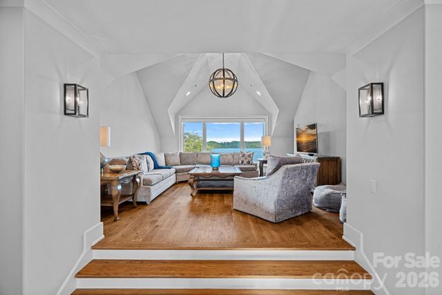 7861 Live Oaks Drive, Denver, NC 28037