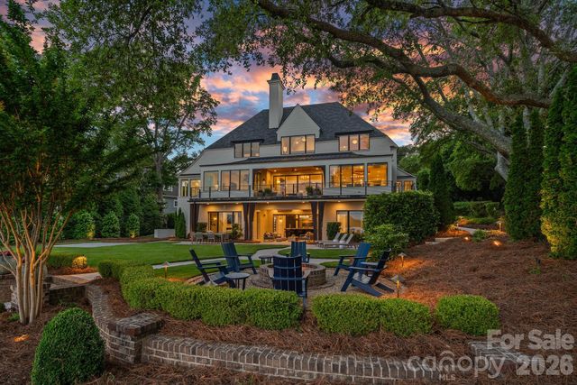 7861 Live Oaks Drive, Denver, NC 28037