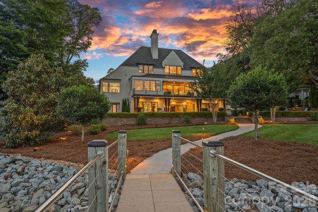 7861 Live Oaks Drive, Denver, NC 28037