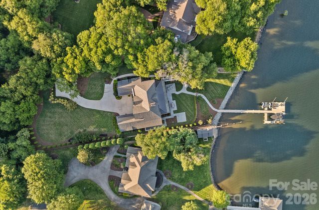 7861 Live Oaks Drive, Denver, NC 28037