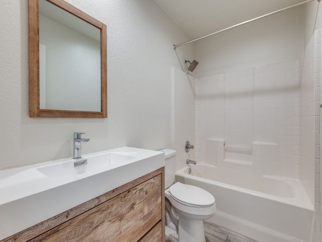 1951 Bayside Street, Dallas, TX 75212