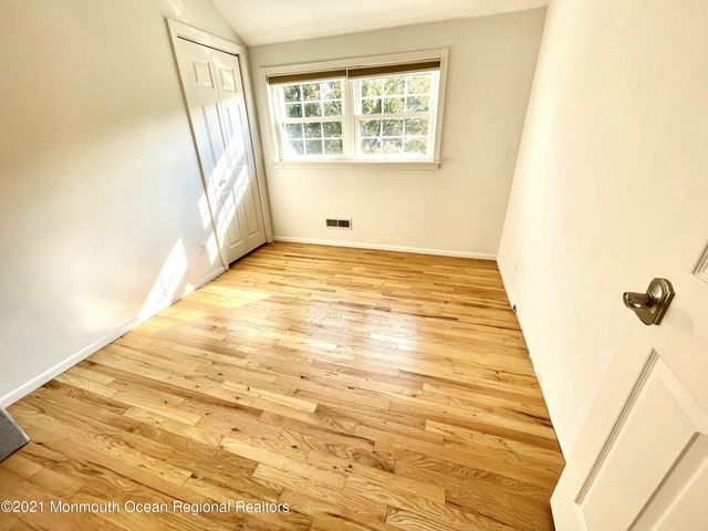 12 Branch Road, Oakhurst, NJ 07755