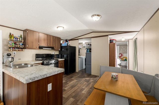 10 9th Avenue, Longmont, CO 80501