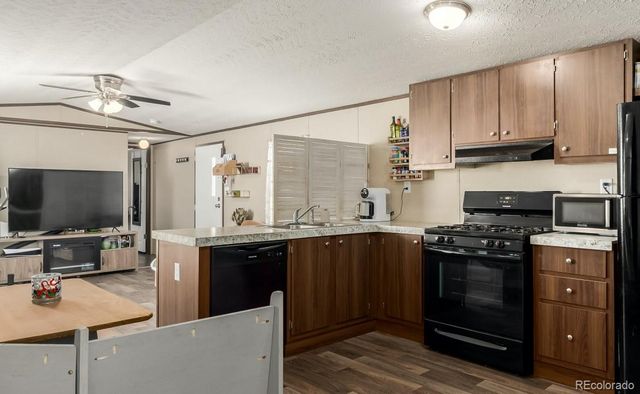 10 9th Avenue, Longmont, CO 80501