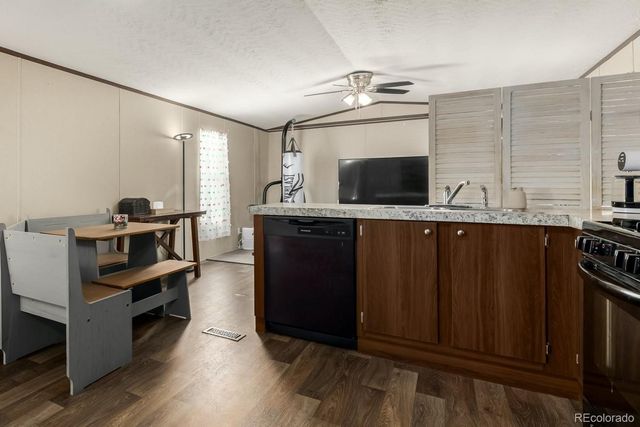 10 9th Avenue, Longmont, CO 80501