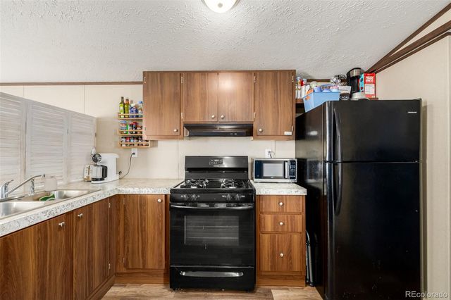 10 9th Avenue, Longmont, CO 80501