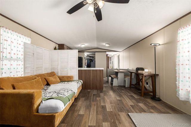 10 9th Avenue, Longmont, CO 80501