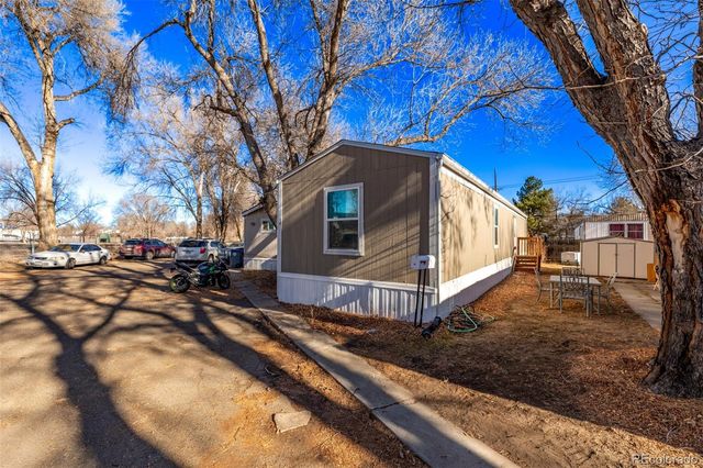 10 9th Avenue, Longmont, CO 80501