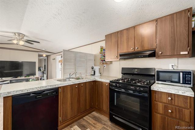 10 9th Avenue, Longmont, CO 80501