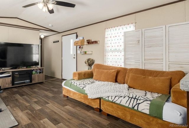 10 9th Avenue, Longmont, CO 80501