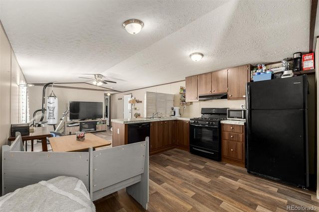 10 9th Avenue, Longmont, CO 80501