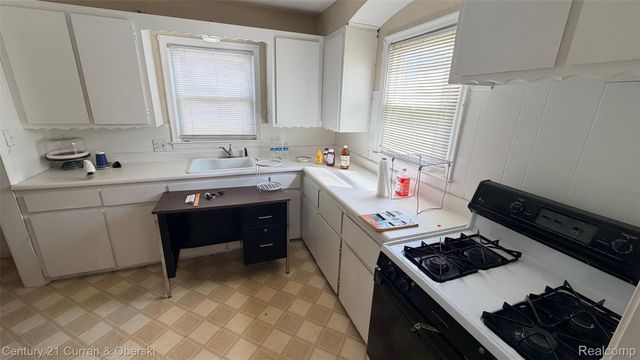 2208 Belton Street, Garden City, MI 48135