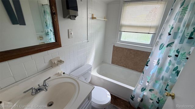 2208 Belton Street, Garden City, MI 48135