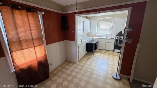 2208 Belton Street, Garden City, MI 48135