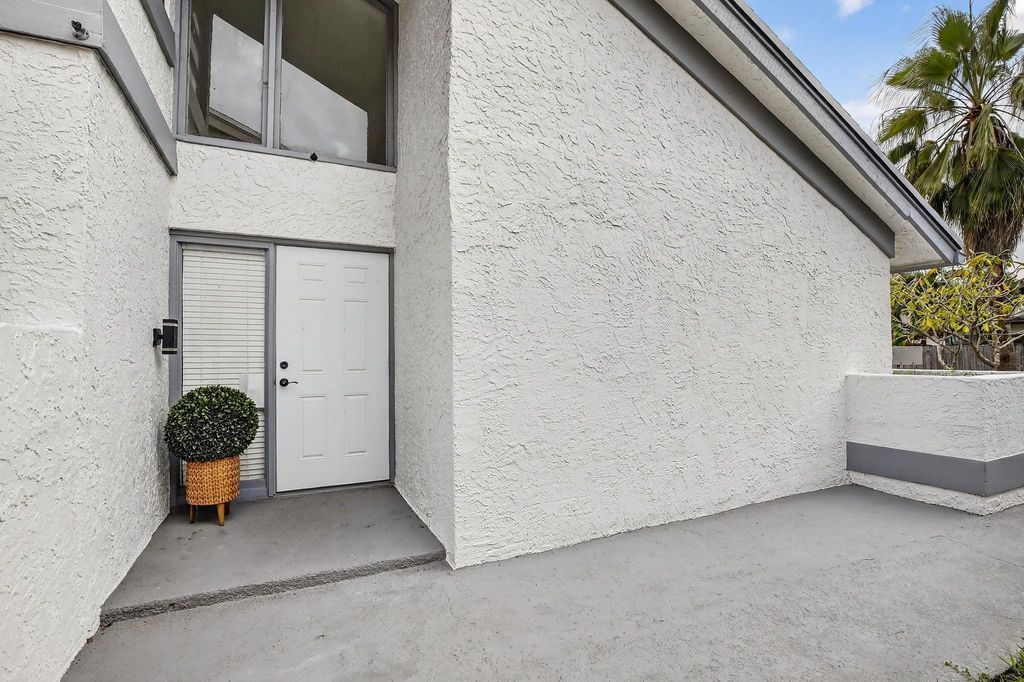 3930 SW 82nd Ter, Davie, FL 33328