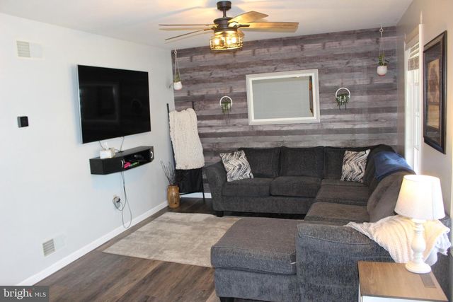 404 TANGER ST, Marietta, PA 17547