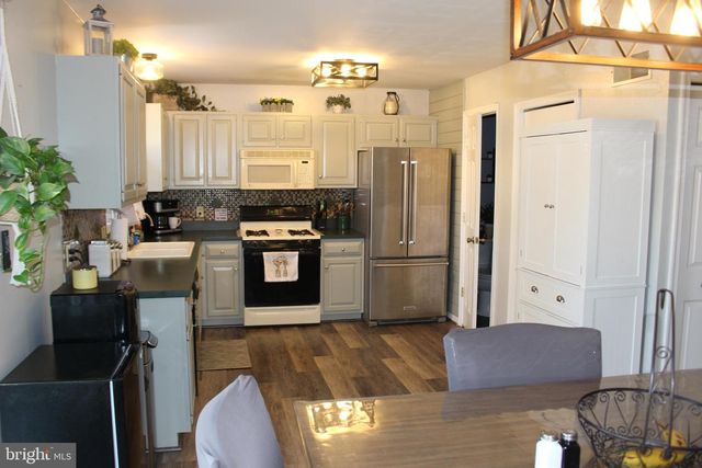 404 TANGER ST, Marietta, PA 17547