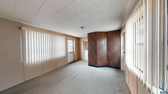 1516 S West Ave, Sioux Falls, SD 57105