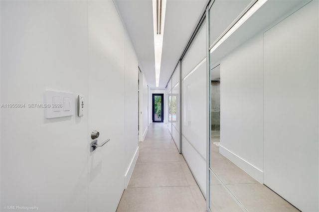 2815 Regatta Ave, Miami Beach, FL 33140